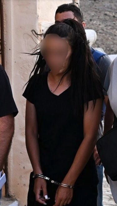 Σύρος: Τι έψαχνε τελικά στο σπίτι του δράστη η 42χρονη – Η απάντηση στα κινητά τους