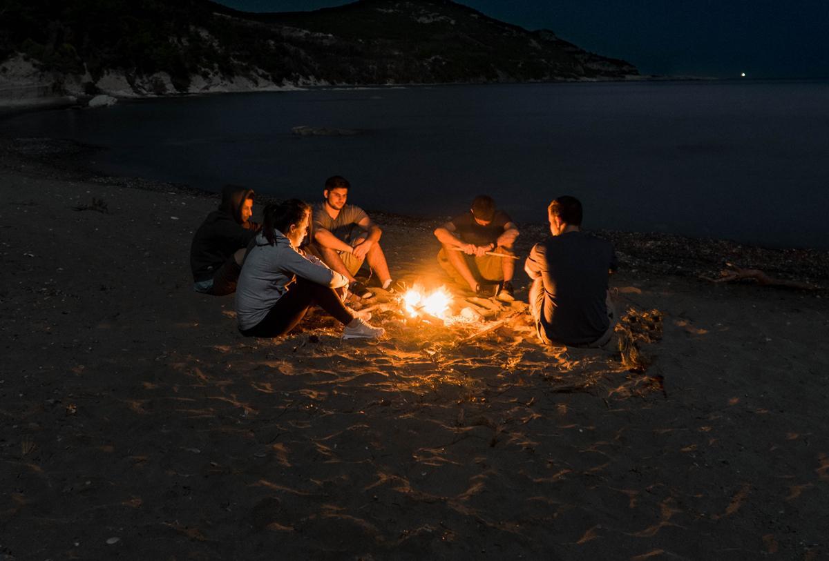 Κάμπινγκ, σκηνές, τροχόσπιτα και σχέσεις ζωής κάθε καλοκαίρι