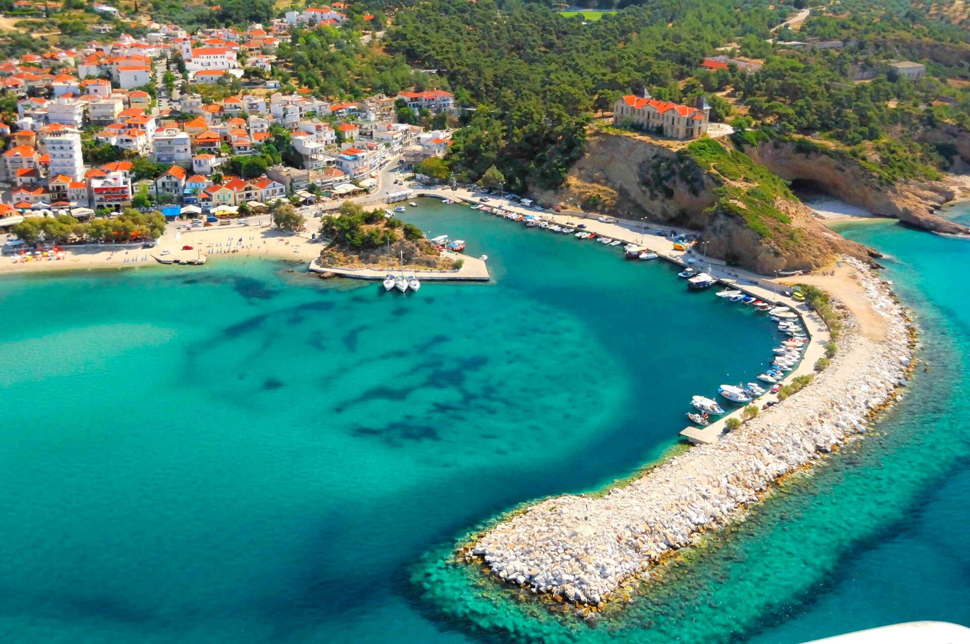 Βούλγαροι γίνονται μόνιμοι στη Θάσο – Επενδύουν στο νησί και αγοράζουν κατοικίες