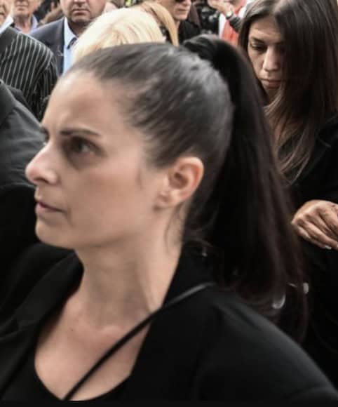 Κηδεία Κόκοτα: Η σύζυγός του στον επικήδειο λόγο της – «Έσβησε και είναι μαζί μου. Είναι η μισή μου ζωή»
