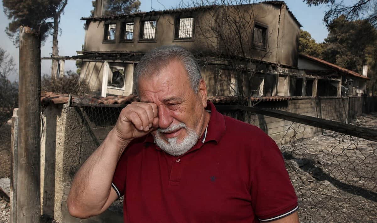 Χαλκιάς: «Έχυσα αίμα για να το φτιάξω» μετά το καμένο σπίτι του (video)