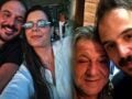 Ο γιος του Παρτσαλάκη ερωτευμένος: Διακοπές στη Μάνη με τη σύντροφό του – Έτοιμος να γίνει παππούς ο ηθοποιός
