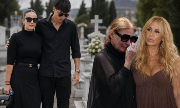 Βικτώρια στο Μεσολόγγι: Με τον σύντροφο-στήριγμά της για το τρίμηνο μνημόσυνο της Γωγώς, τι ζήτησε από τη γιαγιά της λίγο πριν φύγει για Κύπρο;