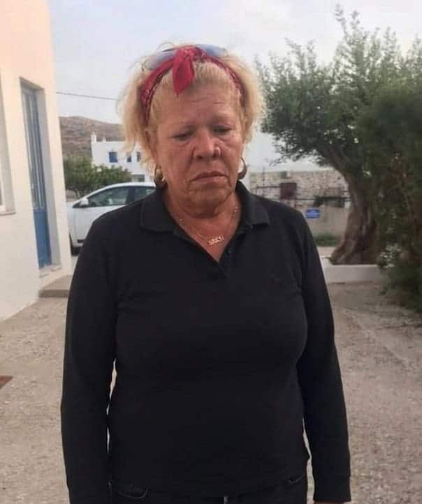 Η μάνα της Βάγγυς στη Σύρο: Ολονύχτιο κλάμα πάνω από τον τάφο της – Η υπόσχεση που έδωσε στη νεκρή κόρη της
