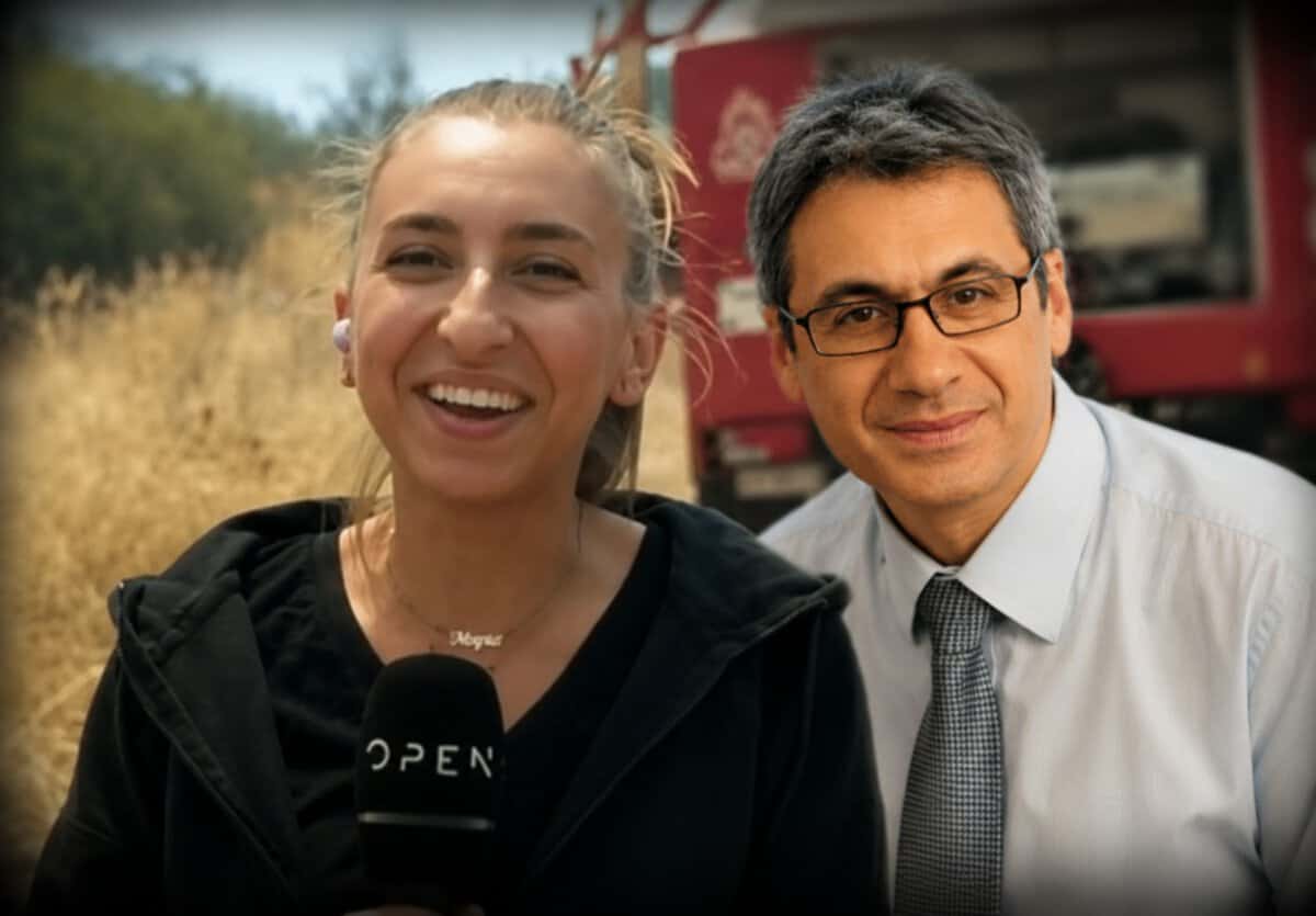 Γέλια της ρεπόρτερ στις φωτιές: η πρώτη αντίδραση του Γενικού Διευθυντή Ειδήσεων του Open