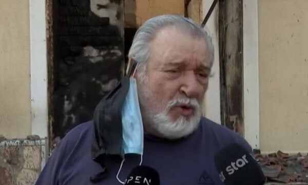 Χαλκιάς λυγίζει on camera: «Ήμουν παιδάκι και γέρασα, ο γιος μου εδώ…» – Βίντεο από το καμένο σπίτι του