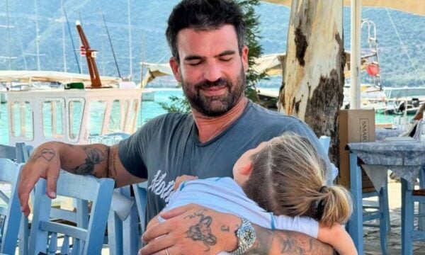 Αλεξάνδρου: Χιλιάδες ευρώ στη νταντά για τον μικρό Πάρη, μαζί στην Κύθνο με την Ελληνίδου και την Φιλιππινέζα (βίντεο)