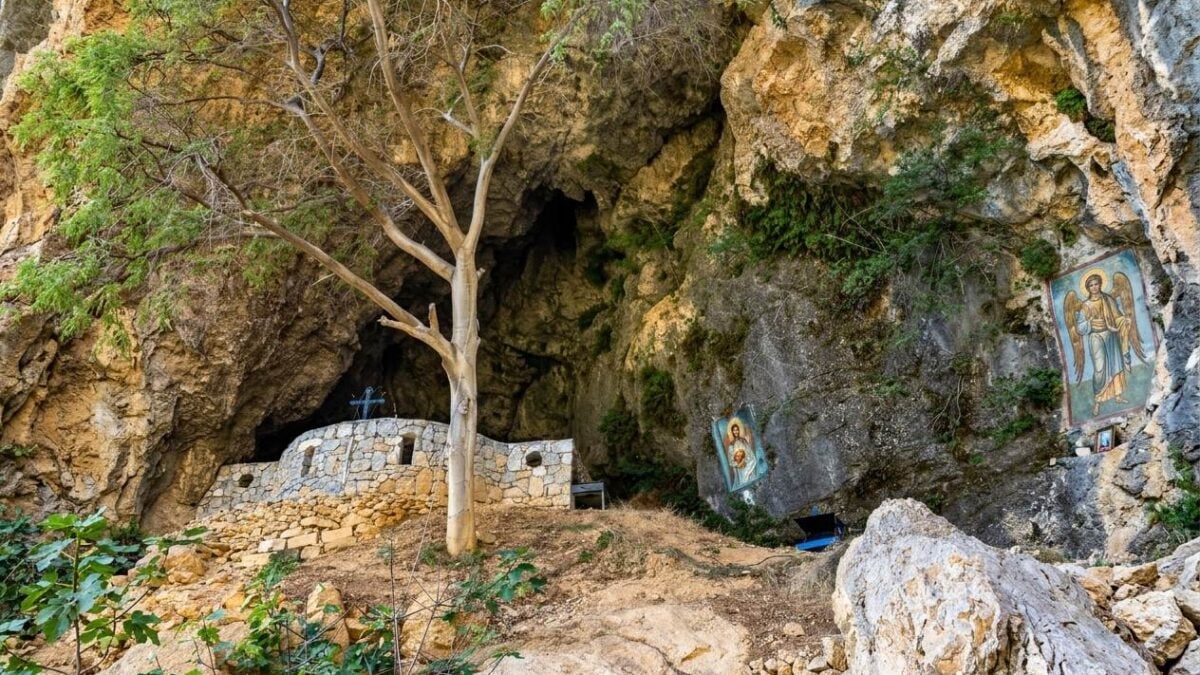 Θρησκευτικό και φυσικό αξιοθέατο: 1 ώρα και 49 λεπτά από τη Θεσσαλονίκη, μια επίσκεψη – εμπειρία ζωής