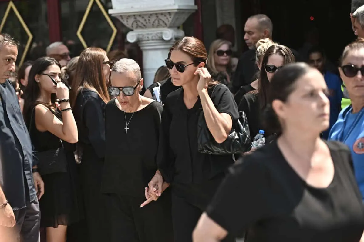 Έλλη και Μαριάννα Κόκοτα: Το τελευταίο αντίο στον αδελφό τους