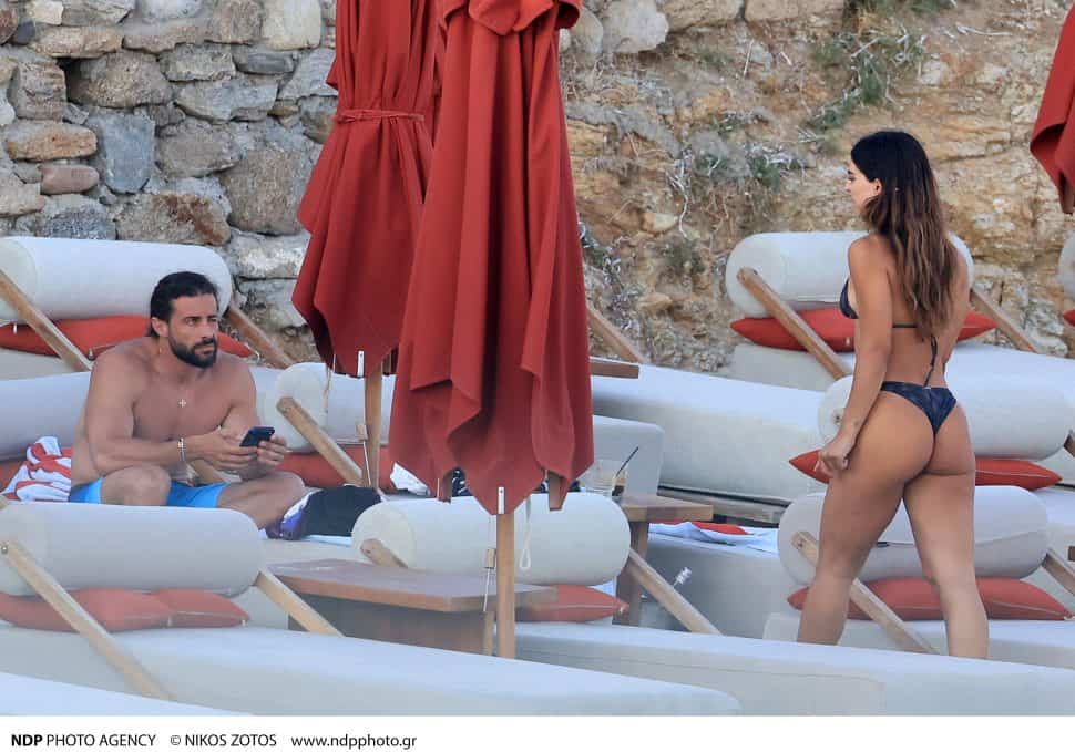 Κωνσταντίνος Βασάλος: Φωτογραφίες του έρωτα στη Μύκονο, δεν σήκωνε τα μάτια του πάνω από τη Δανάη