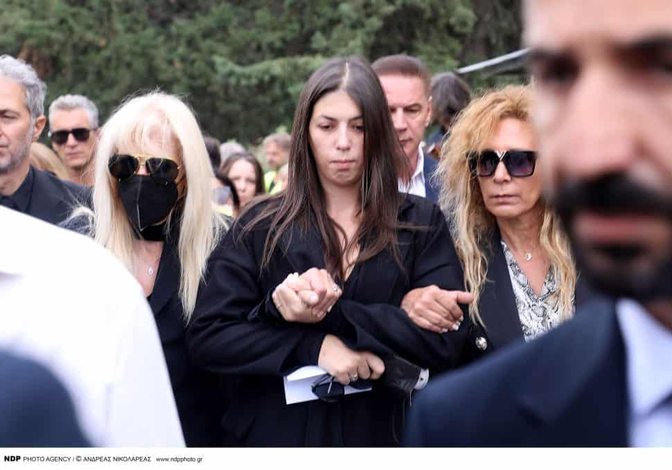 Η αδυνατισμένη εμφάνιση της αδερφής του Κόκοτα, Έλλης: Η αλήθεια για την υγεία της