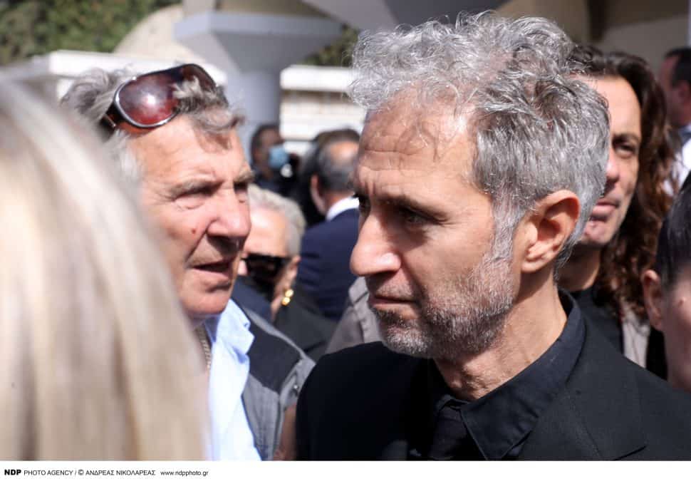 Σταμάτης Κοκότας: Το σημάδι που έστειλε από τον ουρανό την ώρα της κηδείας – Τι έγινε τη στιγμή που έθαβαν τον γιο του