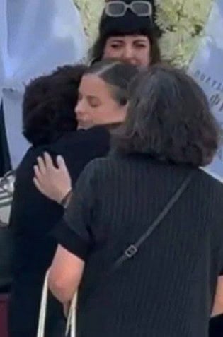 Κηδεία Κόκοτα: Κατέρρευσε η χήρα μόλις είδε το φέρετρο μπροστά της – «Αχ Δημήτρη μου…»