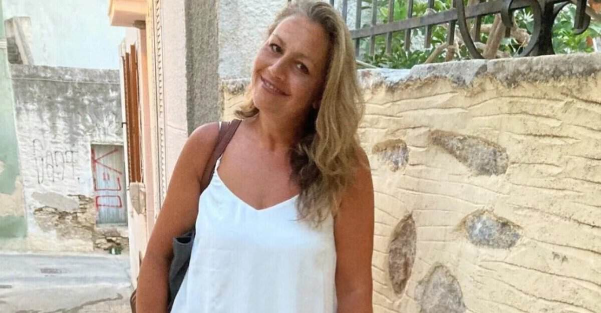 Βικτώρια στη Σύρο: Η 51χρονη έπεσε σε κώμα μετά από τσίμπημα από τσιμπούρι, με εγκεφαλίτιδα και χωρίς μνήμη