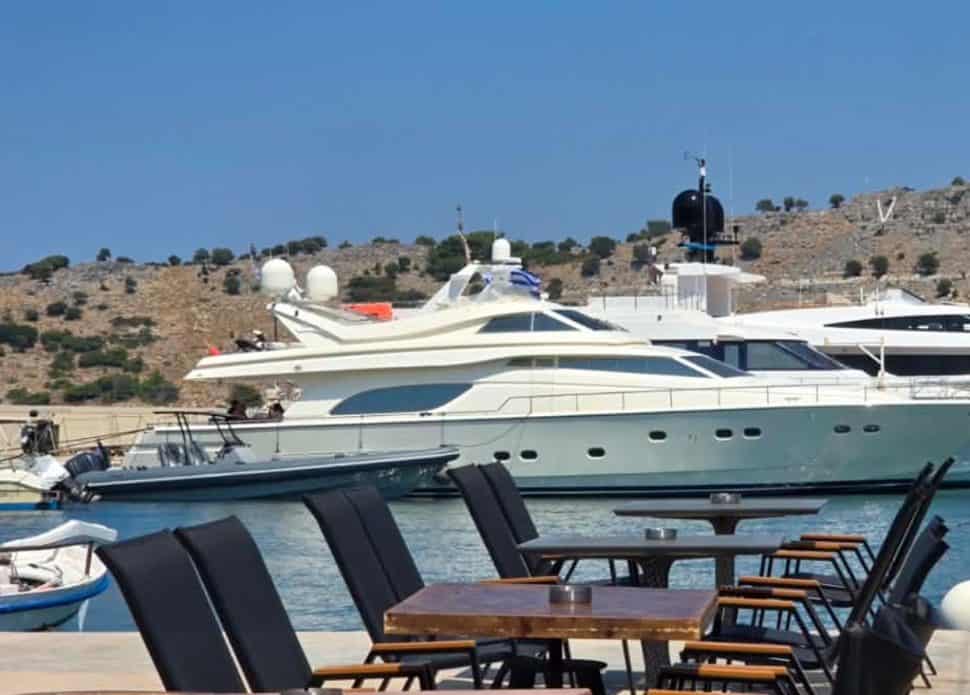 Βάσια Λόη στη Χίο με το σκάφος εκατομμυρίων – Η νέα ζωή μετά το Alter, ο γάμος με τον εφοπλιστή και οι έφηβοι γιοι