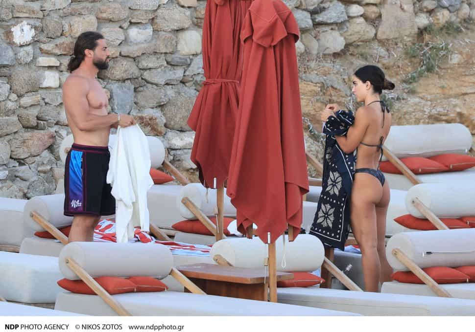 Κωνσταντίνος Βασάλος: Φωτογραφίες του έρωτα στη Μύκονο, δεν σήκωνε τα μάτια του πάνω από τη Δανάη