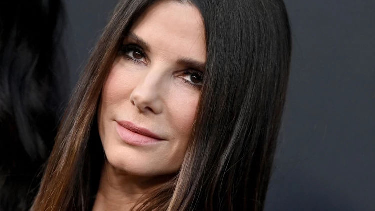 Η άσκηση που κάνει η Sandra Bullock για δυνατούς και καλοσχηματισμένους γλουτούς