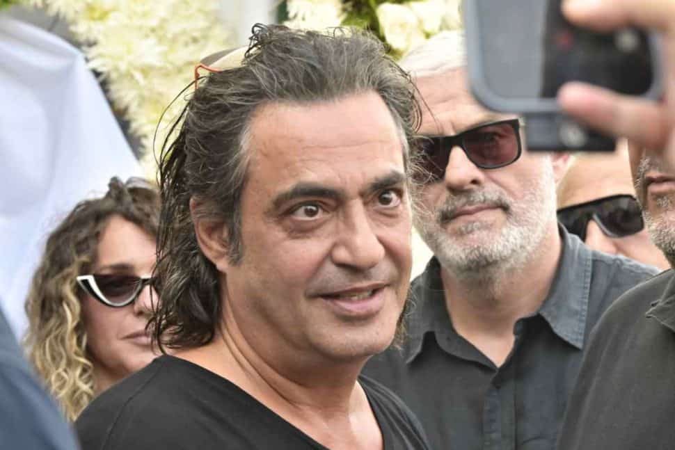 Κηδεία του Κόκοτα: Απόντα τα μεγάλα ονόματα, ούτε Βίσση ούτε Βανδή έδωσαν το παρών στο τελευταίο αντίο (φωτογραφίες)