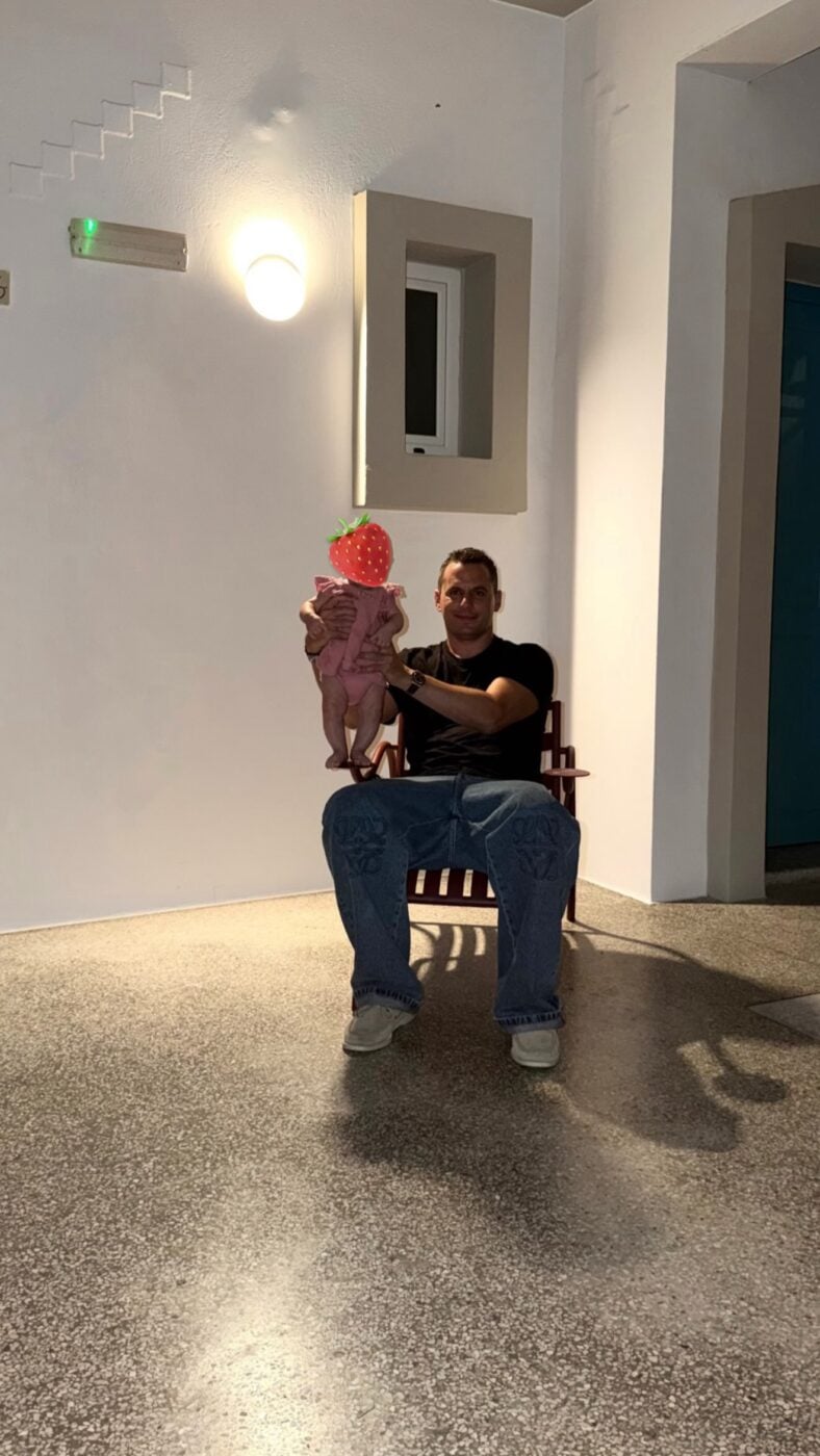 Παναγιώτης Κουτσουμπής: Νέα φωτογραφία με την τεσσάρων μηνών κόρη του, Ξένια