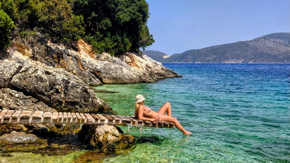 Ελεονώρα Μελέτη: Τελευταίες βουτιές στην Κεφαλονιά πριν επιστρέψει στις Βρυξέλλες