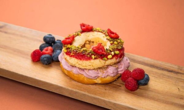 Paris-Brest Cheesecake με σμέουρα