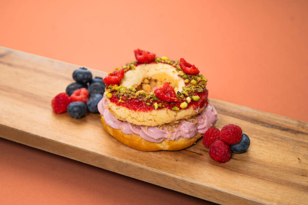 Paris-Brest Cheesecake με σμέουρα