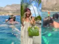 Αθηνά Οικονομάκου: Παιχνίδια στη θάλασσα με τον Μάξιμο και τη Σιέννα – Οι υποβρύχιες βουτιές τους
