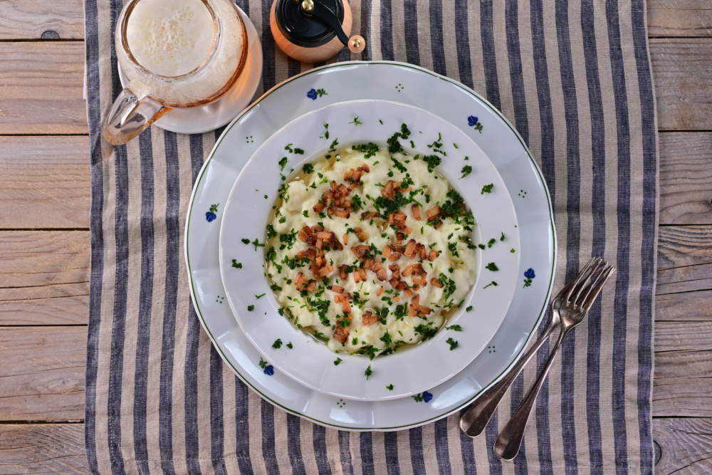 Potato dumplings με βούτυρο, μπέικον και μαϊντανό