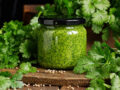 Οι νέες εκδοχές του pesto πέρα από τον βασιλικό