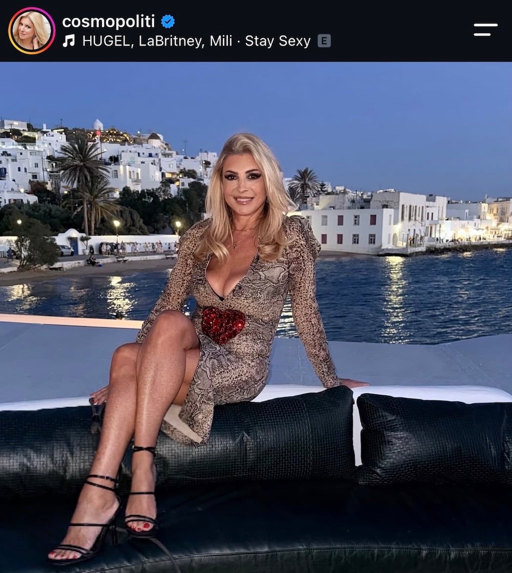 Χριστίνα Πολίτη: Πώς φορά τα denim shorts από τη Μύκονο μέχρι το Λονδίνο