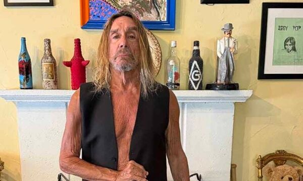 Iggy Pop: Ο θρύλος του punk φόρεσε Dior στη σκηνή του Oakland