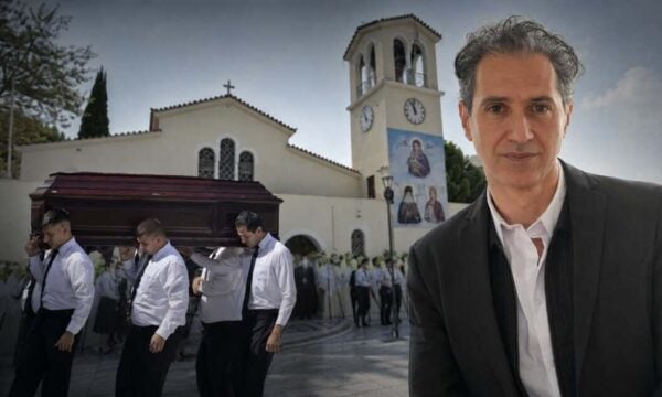 Κηδεία του Κόκοτα: Απόντα τα μεγάλα ονόματα, ούτε Βίσση ούτε Βανδή έδωσαν το παρών στο τελευταίο αντίο (φωτογραφίες)