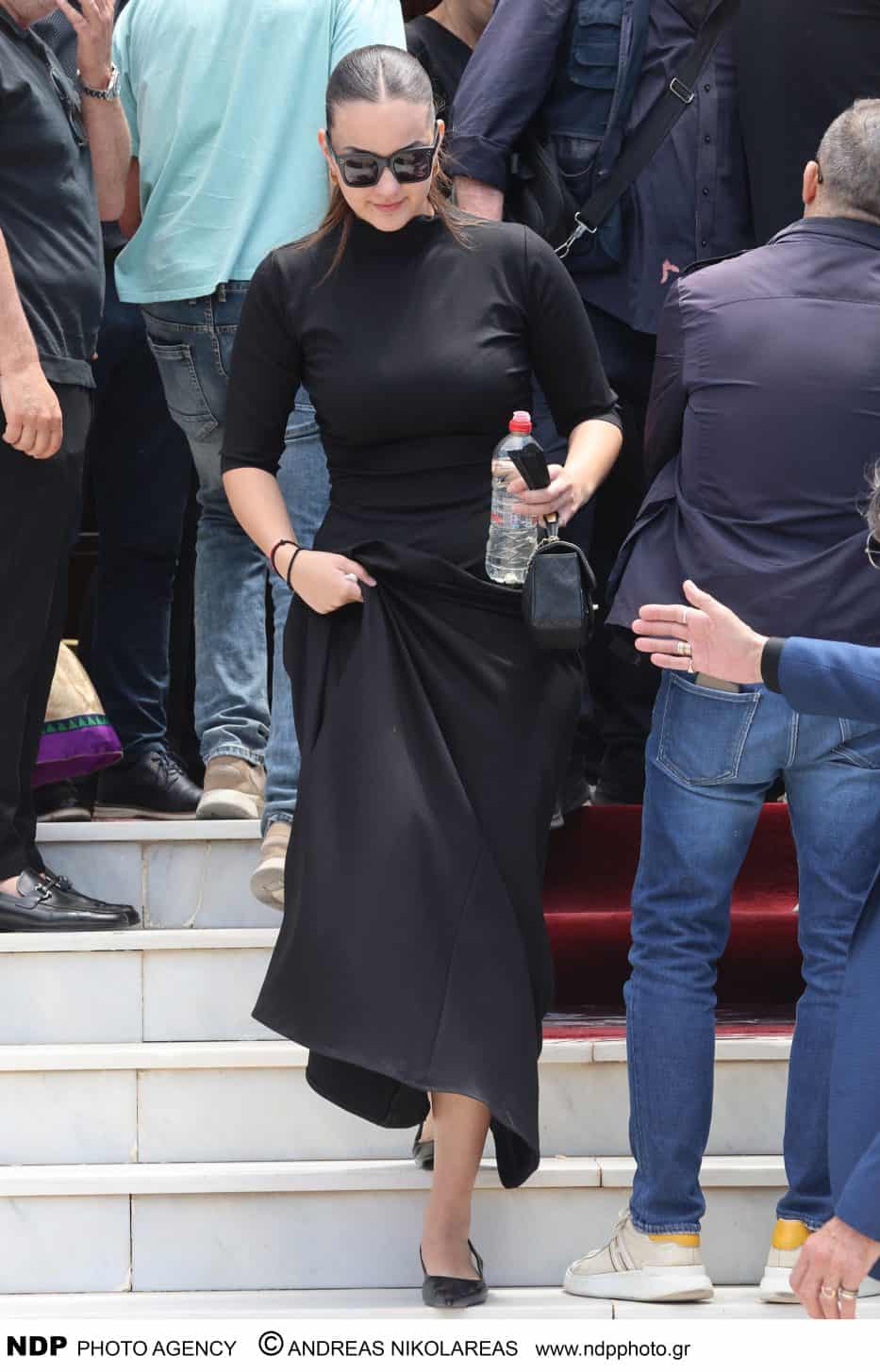 Μνημόσυνο για τα τρίμηνα της Γωγώς: Η υπόσχεση που έδωσε η Βικτώρια πάνω από το μνήμα της μητέρας της