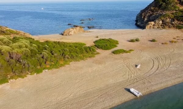 Χαλκιδική: Τρεις ανεξερεύνητες παραλίες για να αποχαιρετήσεις το καλοκαίρι