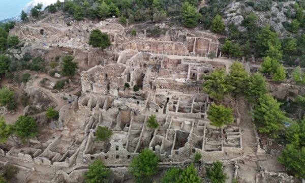 Αναστήλωση αρχαιολογικών χώρων στην Αττάλεια