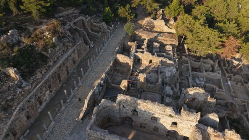Αναστήλωση αρχαιολογικών χώρων στην Αττάλεια