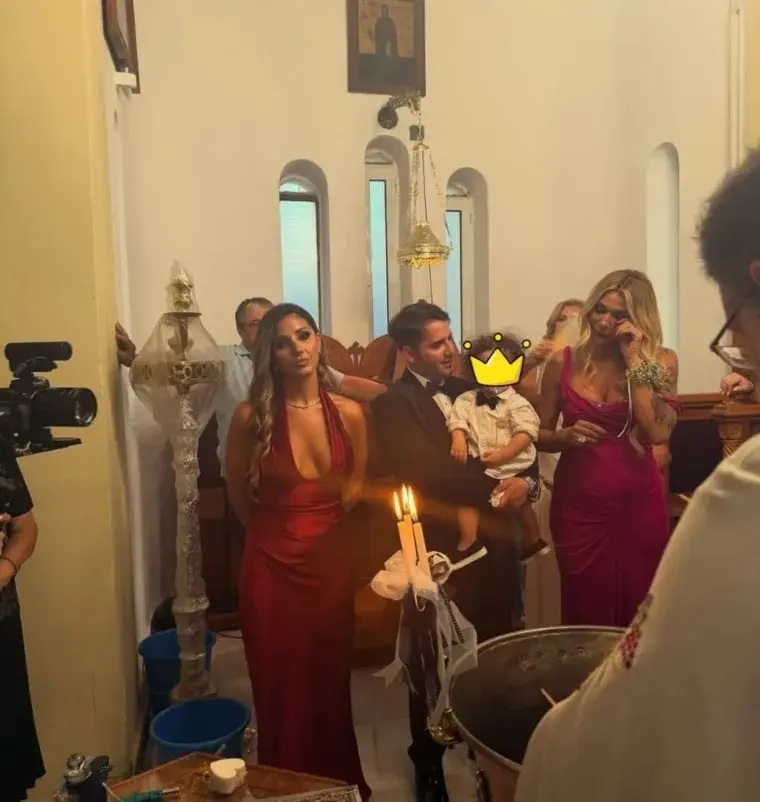 Αγγελική Ηλιάδη: Έγινε νονά και εμφανίστηκε με τουαλέτα που τράβηξε τα βλέμματα