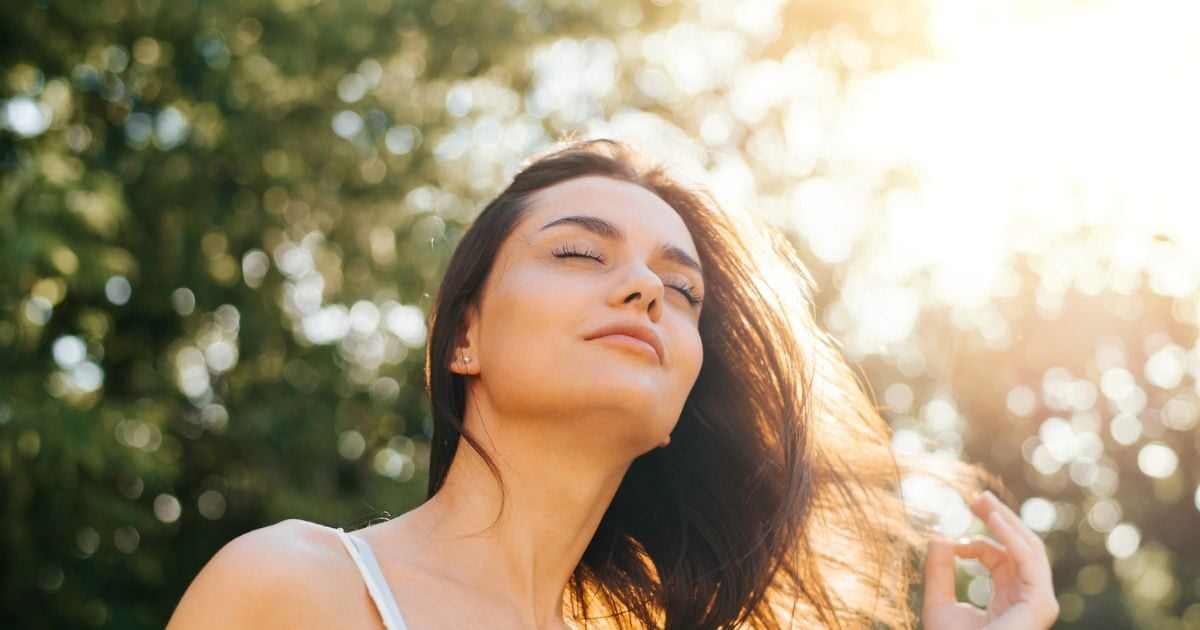 Air-dry hair: Ο οδηγός για τέλεια μαλλιά χωρίς πιστολάκι