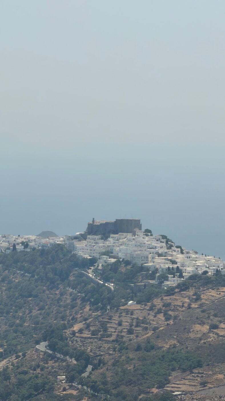 Αμαλία Κωστοπούλου: Οι νέες φωτογραφίες από την Πάτμο