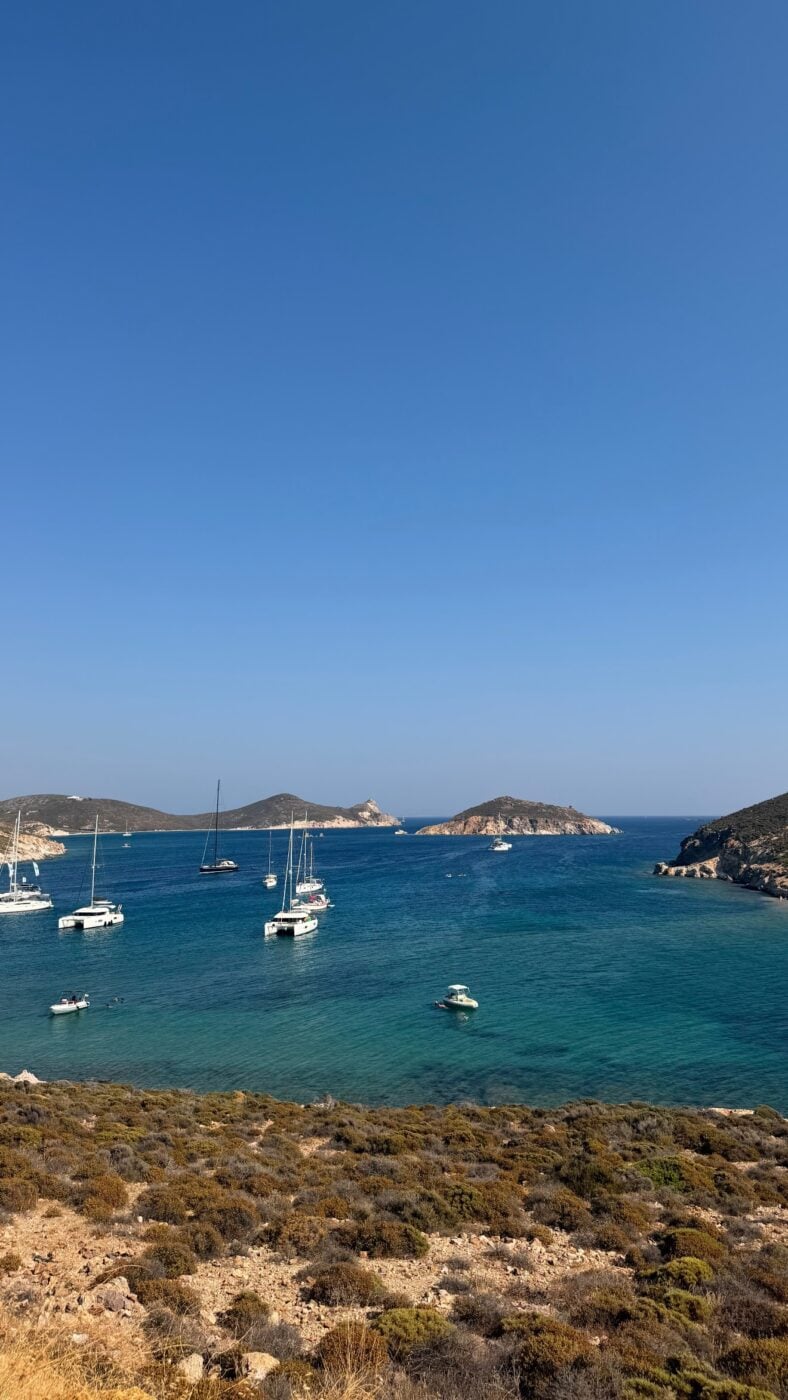 Αμαλία Κωστοπούλου: Οι νέες φωτογραφίες από την Πάτμο