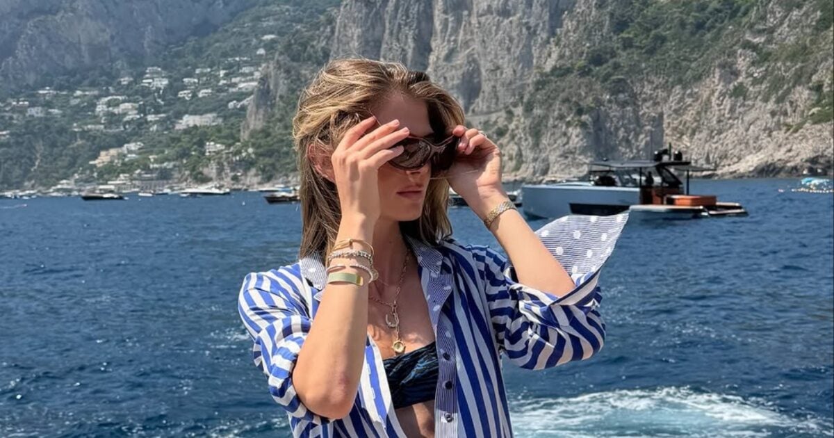 Αμαλία Κωστοπούλου: Βόλτα με το σκάφος στο Κάπρι και νέες φωτογραφίες των διακοπών της