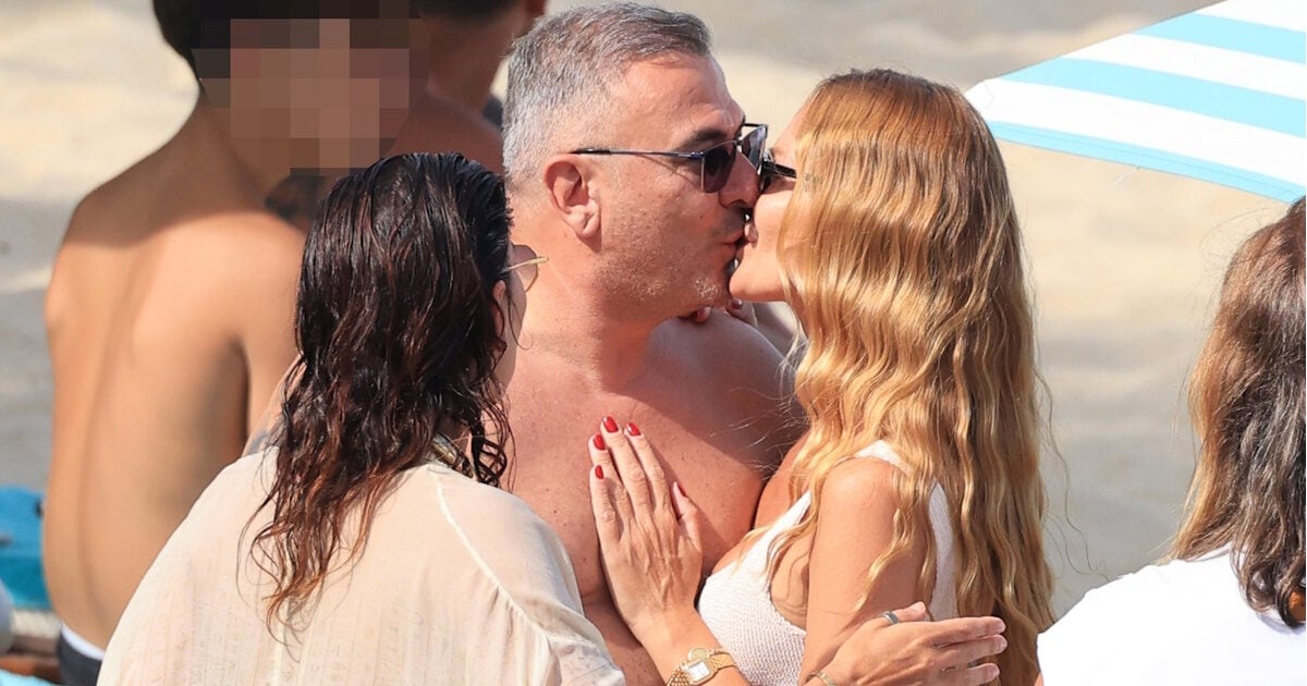 Αντώνης Ρέμος – Υβόννη Μπόσνιακ: Παθιασμένα φιλιά σε παραλία της Μυκόνου – Φωτογραφίες