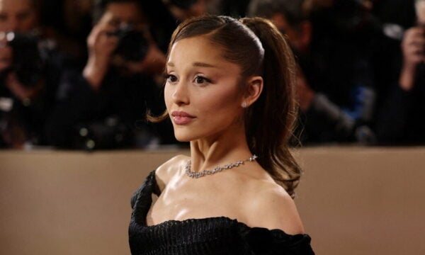 Ariana Grande: Επιβεβαίωσε τη σχέση της με τον πρώην σύντροφό της, Ricky Alvarez – Οι τρυφερές φωτογραφίες