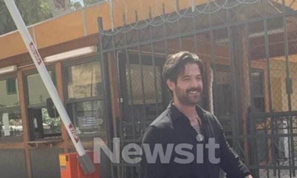 Άρης Μουγκοπέτρος: Ποινική δίωξη στον καλλιτέχνη μετά την έξοδό του από την Ευελπίδων