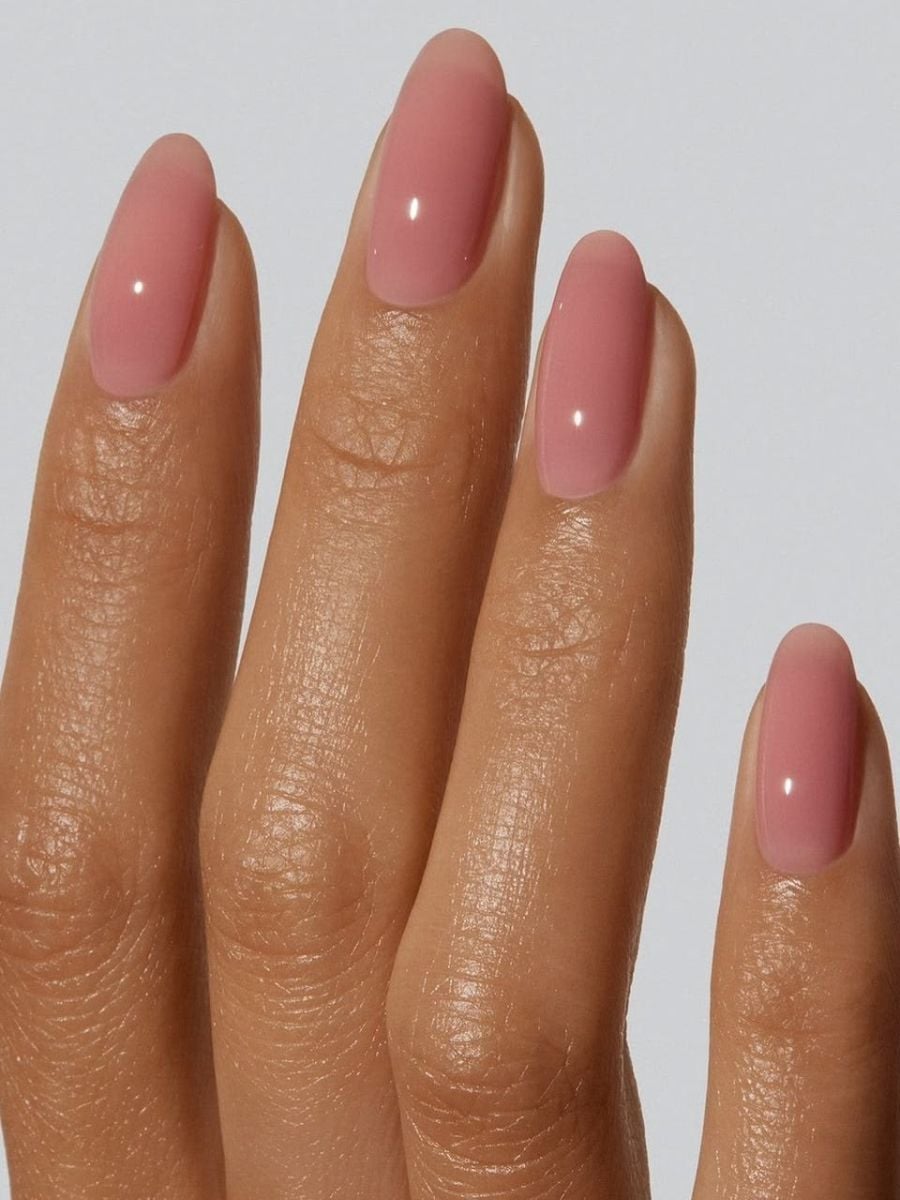 Strawberry Blush νύχια: Ο πιο κομψός τρόπος για να υιοθετήσεις το ροζ μανικιούρ σου