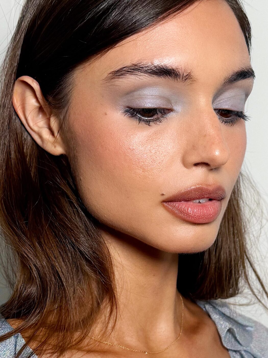 Cool-Toned Makeup: Η δροσερή τάση στο μακιγιάζ που θα ξεχωρίσει