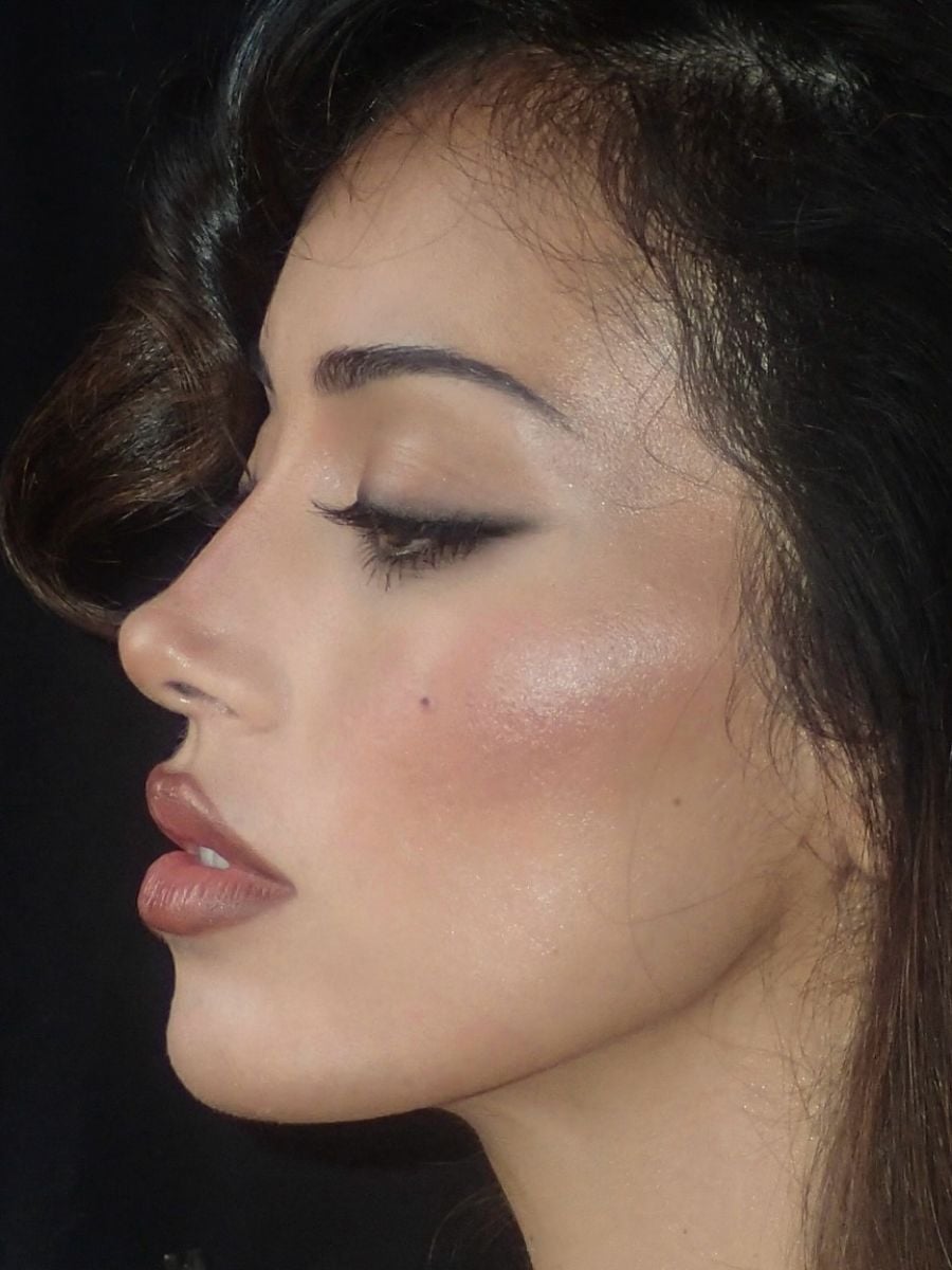 Birth Month Makeup: Το trend των ’00s επανέρχεται και δείχνει το κατάλληλο μακιγιάζ για τον μήνα γενεθλίων σου