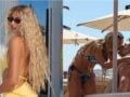 Antigoni Buxton σε τρυφερά τετ α τετ με τον σύντροφό της σε παραλία της Πάρου: Αποκλειστικές φωτογραφίες