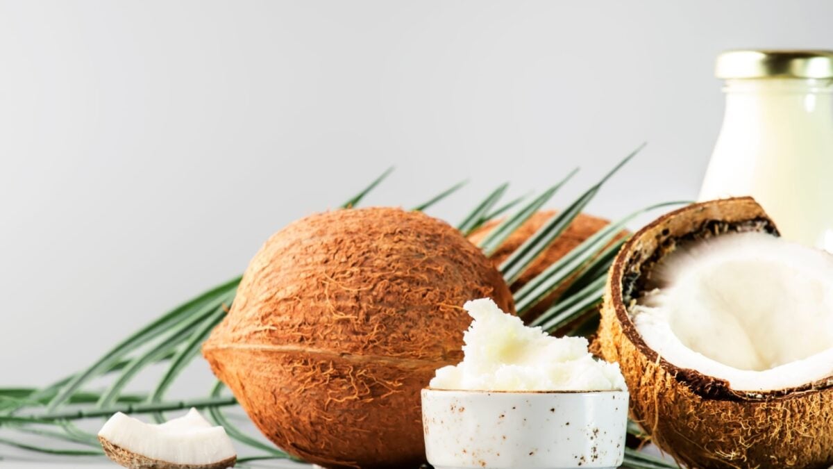 Λάδι καρύδας: Superfood ή διατροφικός μύθος; Η αλήθεια για τα κορεσμένα λιπαρά