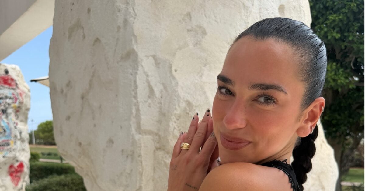 Dua Lipa: Τα 31α γενέθλιά της, η αδημοσίευτη γαμήλια φωτογραφία και οι ευχές από την οικογένειά της